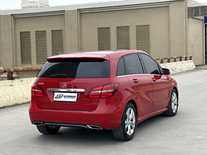<span class=keywords><strong>Mercedes</strong></span>-Benz <span class=keywords><strong>B200</strong></span> W246 Automatique MPV LHD Euro VI d'occasion 2016, intérieur foncé, pneus R17, feux LED, toit ouvrant, caméra de recul, pour l'exportation - Product Image 4
