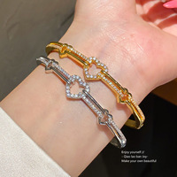 Bracelet pour femme en laiton plaqué or 18 carats avec zircon incrusté, fermoir cœur ajouré, bijoux de mode délicats de luxe léger et haut de gamme, cadeaux