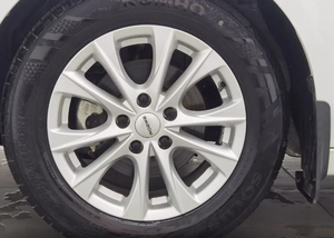2023 Roewe I5 30k kilométrage berline compacte à <span class=keywords><strong>essence</strong></span> véhicule à engrenages manuels voitures d'occasion même moteur de MG5 pas cher <span class=keywords><strong>prix</strong></span> réel - Product Image 6