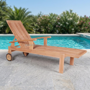 Chaise longue pliante d'extérieur en teck massif moderne avec pieds droits pour jardin, piscine et usage extérieur - Product Image 3