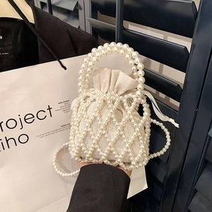 Bolso tejido a mano con perlas, nuevo bolso hueco de moda de verano, bolso único, bolso cruzado, bolso de mujer, accesorio. - Product Image 1