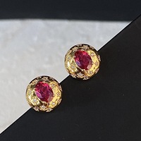 Boucles d'oreilles clous en corindon rouge rubis, style rétro français, luxe léger, délicates, vintage, élégantes, collection de bijoux 2026