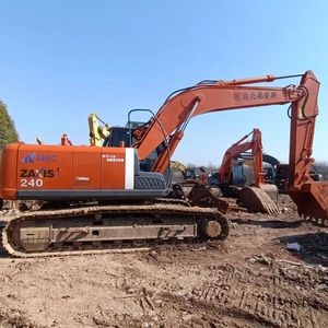 Excavatrice d'occasion HITACHI 240H, 24 tonnes, Zaxis240, 90% neuve, d'origine japonaise, certifiée EPA CE, moteur d'origine 90% neuf - Product Image 2
