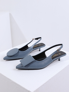 Sandalias de tacón bajo de piel sintética para mujer, color azul polvoriento, con punta en pico, estilo mule, decoración geométrica cuadrada y redonda, tacones formales - Product Image 6