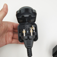 Adaptateur de prise européenne Schuko CEE 7/17 vers prise britannique