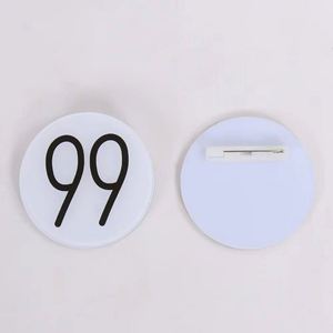 Pin de Solapa Personalizado Barato con Logotipo Impreso en Epoxi UV, Acrílico Transparente, Diseño Anime - Product Image 2