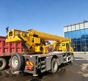 Maquinaria de Construcción de Alta Eficiencia XCT10L4, Marca Líder en China, 10 Toneladas, con Altura de Elevación de 40.2M, Bomba Hidráulica y Caja de Cambios con Motor - Product Image 6