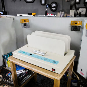 Máquina <span class=keywords><strong>de</strong></span> Encuadernación con Pegamento Termofusible <span class=keywords><strong>de</strong></span> Escritorio Quanheng QH-500 A4, Encuadernadora Eléctrica con Pegamento Térmico para Documentos <span class=keywords><strong>de</strong></span> Oficina, Encuadernación <span class=keywords><strong>de</strong></span> Libros <span class=keywords><strong>de</strong></span> Oferta - Product Image 5