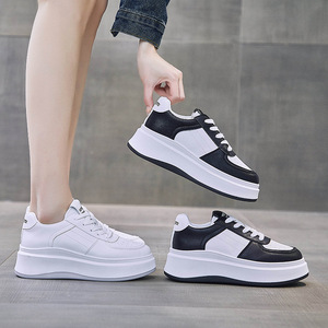 2023 printemps nouvelles petites chaussures blanches femmes à la mode semelle épaisse Matsuke chaussures étudiant respirant et confortable - Product Image 3