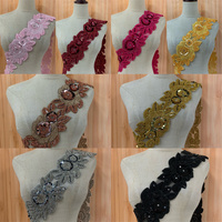 Applique en dentelle fantaisie avec strass, sequins et perles