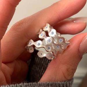 Anillo de Plata de Ley S925 con Diamante Azul, Diseño de Estrella Cepillada, Corte Ovalado Elegante, Anillo para el Dedo Índice con Diseño de Nicho, Sensación de Lujo y Alta Gama - Product Image 5