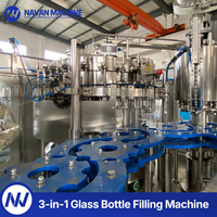 Machine de remplissage d'eau entièrement automatique avancée XGF24-24-8 10000-12000BPH pour bouteilles PET avec contrôle PLC pour l'embouteillage d'eau potable