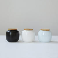 Boîte à thé classique compacte en porcelaine et pot de conservation hermétique avec couvercle en bambou pour les amateurs de thé, cadeau et pour le bureau