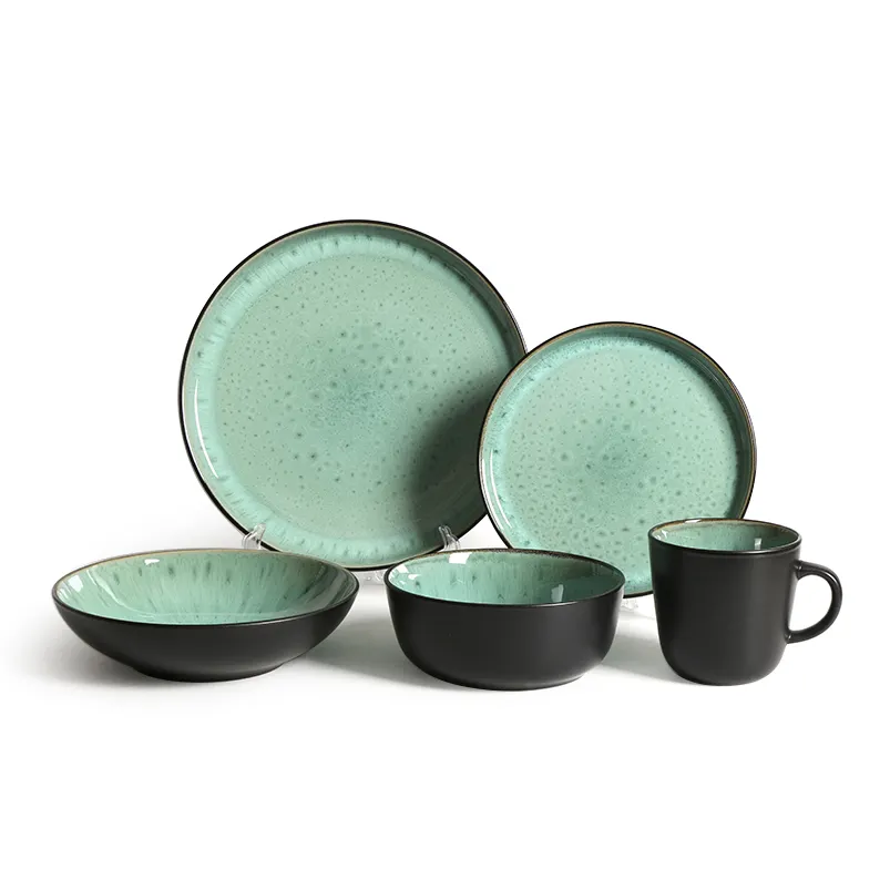 Set di piatti di smalto di reazione personalizzati di alta qualità di lusso all'ingrosso Set di stoviglie in ceramica regalo per feste di famiglia