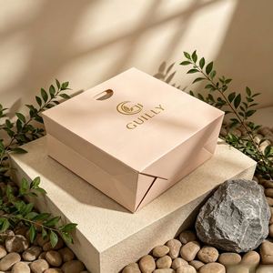 Matte Pink Art <b>Paper</b> Gift <b>Bag</b> Die Cut Handle Hot Stamping Logo <b>Paper</b> <b>Carrier</b> <b>Bag</b> for Cosmetic Boutique Packaging - Product Image 5