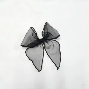 Arco per capelli shaker ricaricabile con bordo in organza nera di dimensioni e colore personalizzato per halloween