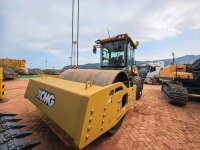Compacteur vibrant à tambour unique industriel 142 kW 20 tonnes XS205 pour le compactage des sols et des fondations de talus