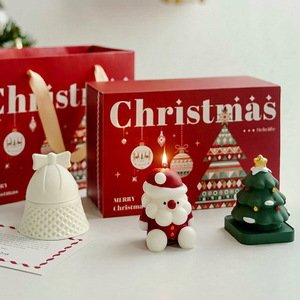 Vela artesanal de cera de soja con forma de espiral de árbol de Navidad de Papá Noel, con efecto de llama parpadeante, para decoración del hogar. - Product Image 1