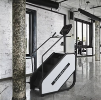 Machine à escalades et simulateur d'escalier électrique commercial Source Factory pour salle de sport intérieure, avec écran LED et structure métallique