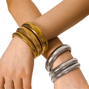 Bracelet élastique épais tendance en acier inoxydable plaqué or 18 carats PVD, style serpent, pour femme, ne ternit pas - Product Image 1