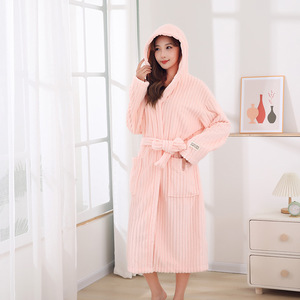 Chu Hui – peignoir à capuche à manches longues pour femmes, en molleton de corail, épais et absorbant, vêtements de maison, pyjama pour l'automne et l'hiver - Product Image 2