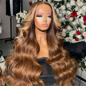 วิกผมลูกไม้ด้านหน้าแบบหยักศกสีบลอนด์ประกายเทา พร้อมโคน<span class=keywords><strong>ผม</strong></span>สีเข้มแบบออมเบร 13*4  ไฮไลท์สีบลอนด์ประกายเทา  วิกผมแท้แบบ HD Full Lace - Product Image 3