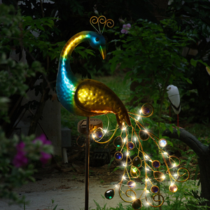 Lampes solaires en forme de paon, lumières LED d'extérieur, statues de paon en métal, figurines pour pelouse, paysage, jardin, décoration de jardin, sculpture - Product Image 1