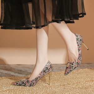 Escarpins de mariée à bout pointu, talon aiguille de 5 à 8 cm, dessus en textile Paisley, décorés de strass, pour mariage ou tenue de soirée - Product Image 4