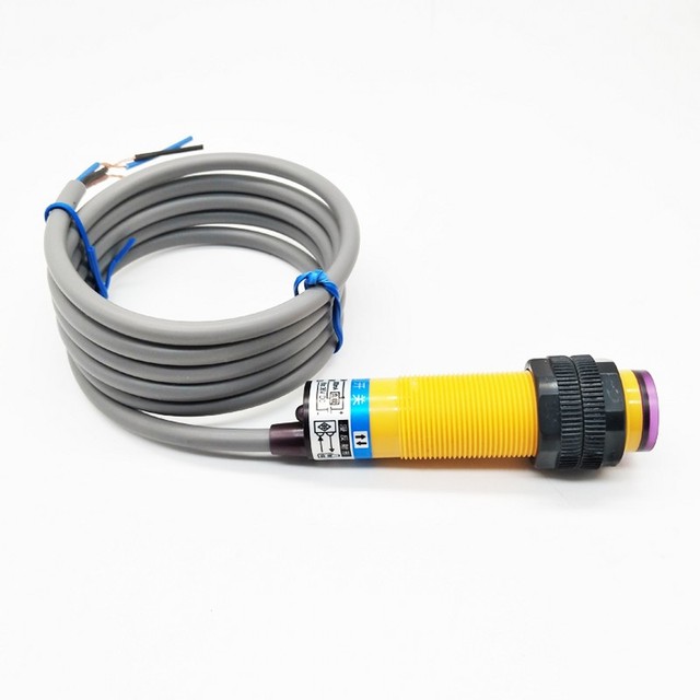 E3F-DS30C4 Diffuse Photoelectric Switch, Proximity Sensor Switch 5-30cm (adjustable) DC 6-36V 300Hz NPN Normally Open