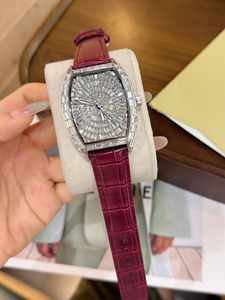 Montre de luxe pour femme, personnalisée, cadran serti de diamants, bracelet en cuir véritable, mouvement à quartz - Product Image 4