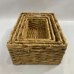 Juego de 4 Cestas de Almacenamiento Rectangulares Multifuncionales de Jacinto de Agua de Color Natural Ecológico con Marco de Hierro y Asas con Orificios - Product Image 1