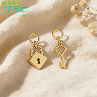 Pendentif Cadenas et Clé en Rhombus Hypoallergénique et Inoxydable, Plaqué Or 18K, en Acier Inoxydable, Idéal pour Cadeau de Bijoux pour Couples