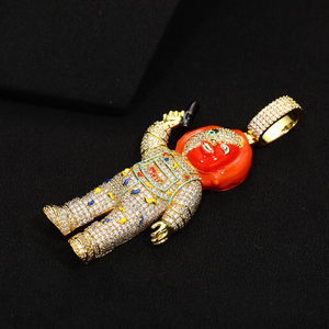 Nuevo Collar de Joyería 2026 de Hip Hop con Colgante Grande de <span class=keywords><strong>Chucky</strong></span> de Película de Terror, de Latón Chapado en Oro, con Zirconia Completa y Esmalte, Diseño de Pistola - Product Image 2