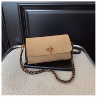 Sac bandoulière en daim pour femme, sac à main rétro en cuir PU avec chaîne et fermoir doré, petit sac à rabat pour dames
