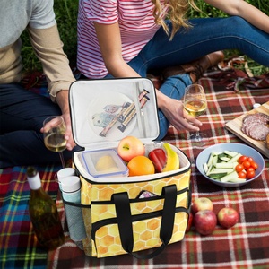 Large Capacity Portable Cooler Bag Durable Reusable Thermal Lunch Bag with Zipper Closure Waterproof Lunch Cooler Bag - Product Image 5