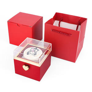 Caja de Joyería Giratoria Automática de Plástico, Sorpresa de San Valentín, Empaque de Regalo para Anillos y Collares con Cambio Instantáneo - Product Image 1