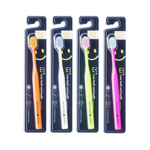 Brosse à dents manuelle à tête large à 65 trous pour adultes, poils fins et doux, couleur bonbon, pack familial - Product Image 5