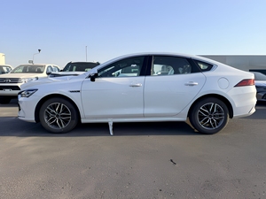 Voiture électrique 4 roues motrices BYD Qin Plus DM-i 2024 - Product Image 4