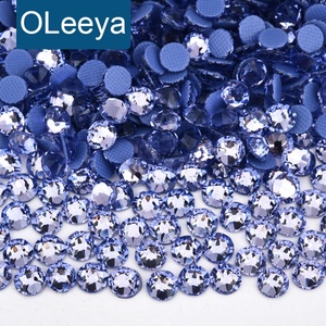 OLeeya Wholesale 2088 Strass thermocollants Xirius en verre de qualité supérieure, 16 facettes, effet soleil, pour sweats à capuche - Product Image 1