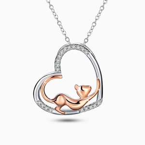 Ciondolo a Forma di Cuore con Design Gatto, Placcato in Oro Rosa, in Lega di Zinco con Cristalli e Strass, Charm Tematico per Regalo, Gioielli Unisex - Product Image 1