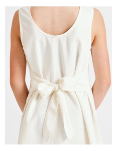 Vestido de verano de algodón para niñas, que ofrece una tela suave al tacto, una sensación ligera y un diseño llamativo para la comodidad diaria. - Product Image 5