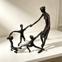 Statuette Moderne en Fer de Mère et Enfant Jouant, Sculpture Parent-Enfant, Statue de Personnage Familial Faite à la Main pour Table de Salon