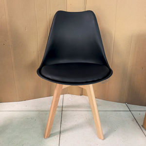 Silla de Comedor <span class=keywords><strong>Tulip</strong></span> Moderna, Cómoda, Ergonómica y Duradera, Tapizada en Plástico con Patas de Madera, Muebles para el Hogar - Product Image 1