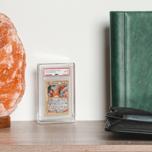Étui en acrylique personnalisé de qualité supérieure, résistant aux UV à 97 %, pour cartes gradées en slab – Vente en gros - Product Image 2