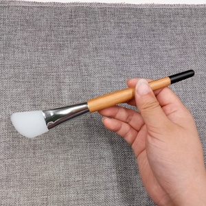 Brocha de Silicona Profesional para Aplicación de Mascarillas Faciales, Pinceau Soin Embout En Silicone - Product Image 6