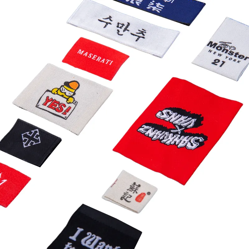 हॉट सेल्स न्यू ट्रेंड क्लोदिंग लेबल फैक्ट्री कस्टम लोगो ब्रांड नाम टी-शर्ट बुने हुए सिले हुए कपड़े धोने के टैग