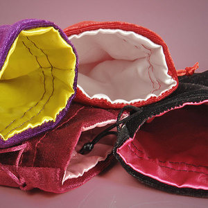 Pochette à cordon personnalisée en velours de soie noire pour bijoux, emballage cadeau, sac cosmétique et de maquillage sur mesure - Product Image 6