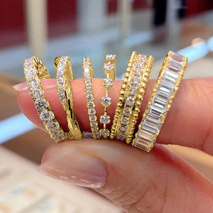 Anillo de Diamantes de Oro Amarillo para Mujer T0515, Corte Brillante Redondo, Color G Natural, Anillo de Boda Clásico - Product Image 2