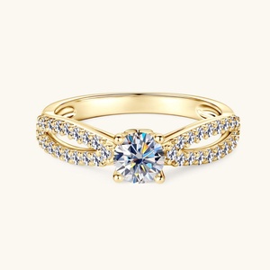 Produit Tendance 2026 : Bijoux Fantaisie – Bagues Minimalistes en Métal Plaqué Or 14K avec Zircon Rond Taillé 0,5 ct, Vente en Gros pour Femmes - Product Image 2