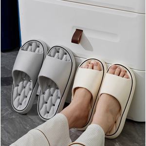 Pantoufles d'intérieur mignonnes à imprimé animalier, antidérapantes et légères, semelle extérieure en PVC souple, semelle intermédiaire en EVA amortissante pour hommes/femmes - Product Image 5